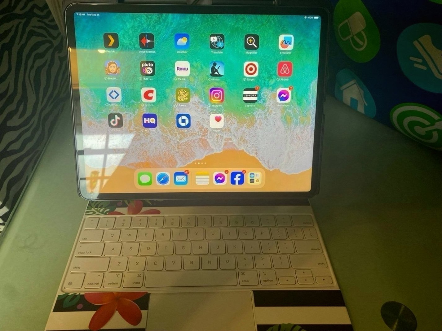 Apple iPad Pro 5th Generation 128GB 12.9" Silver Unlocked - Used image 2