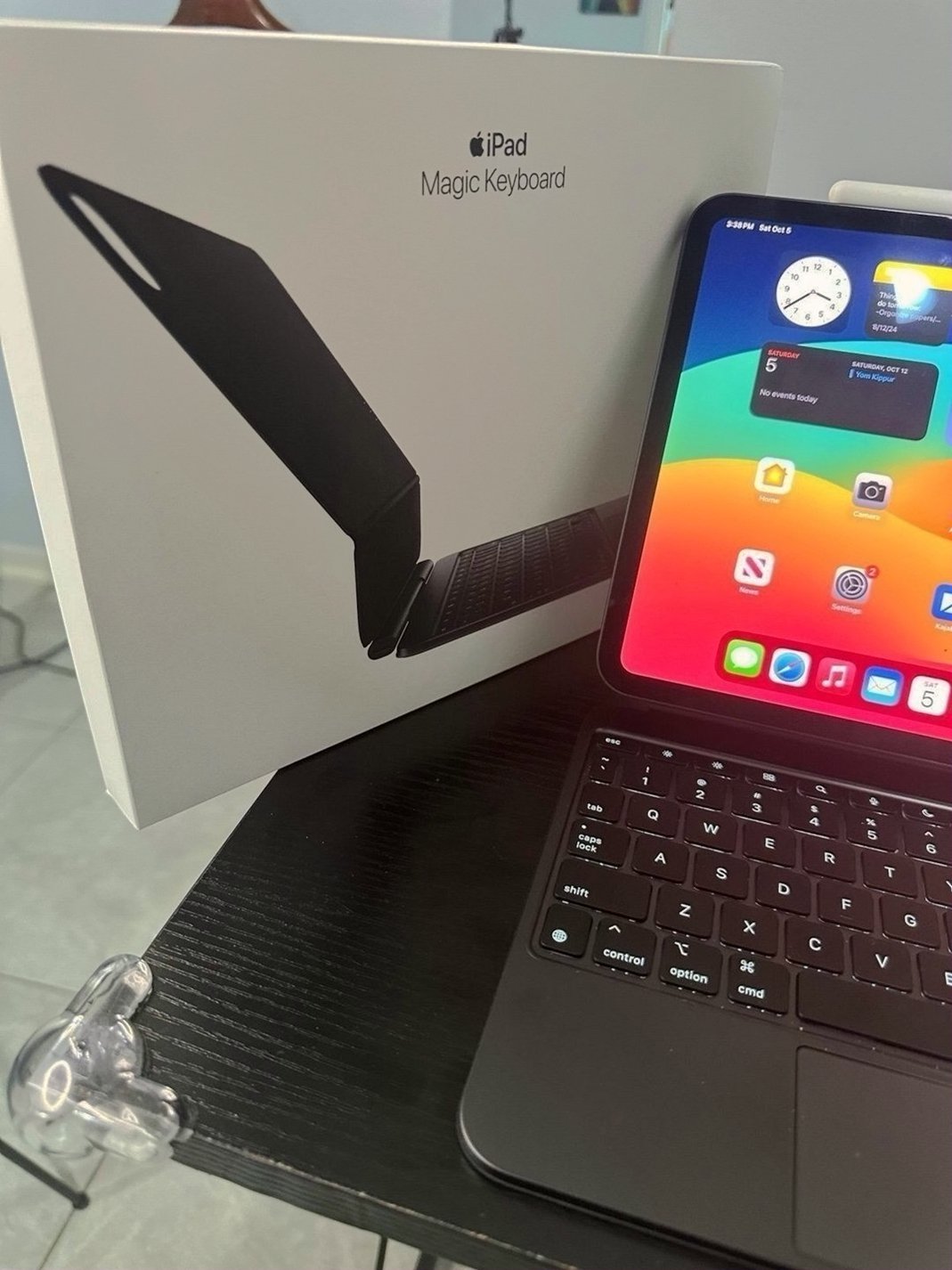 Apple iPad Pro 11-inch 256GB Space Black Unlocked - Used image 3