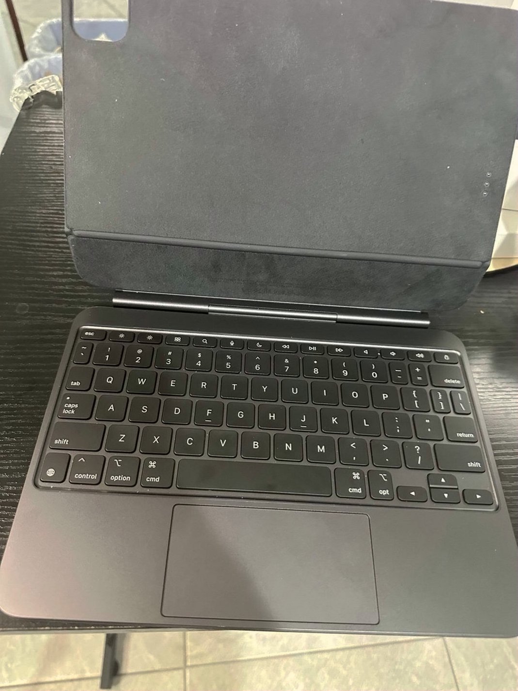 Apple iPad Pro 11-inch 256GB Space Black Unlocked - Used image 5