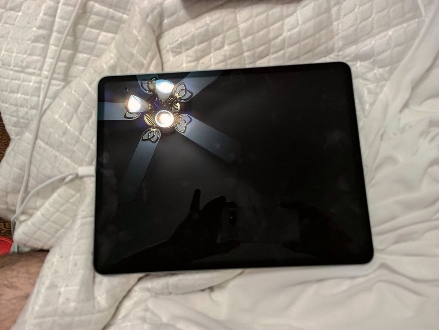 Apple iPad Pro 12.9inch 5th Gen 256GB Unlocked - Used image 2