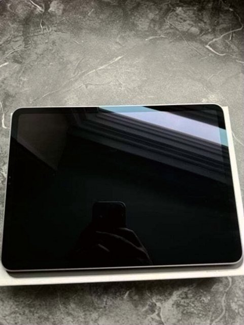 Apple iPad Pro 11-inch 4th Generation 128GB Space Gray Unlocked - Used image 2