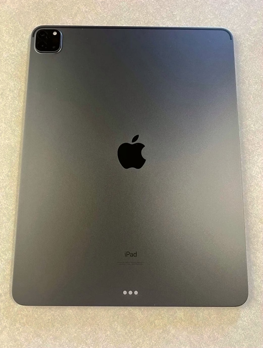 Apple iPad Pro 12.9 inch 5th Gen 128GB Unlocked - Used image 2
