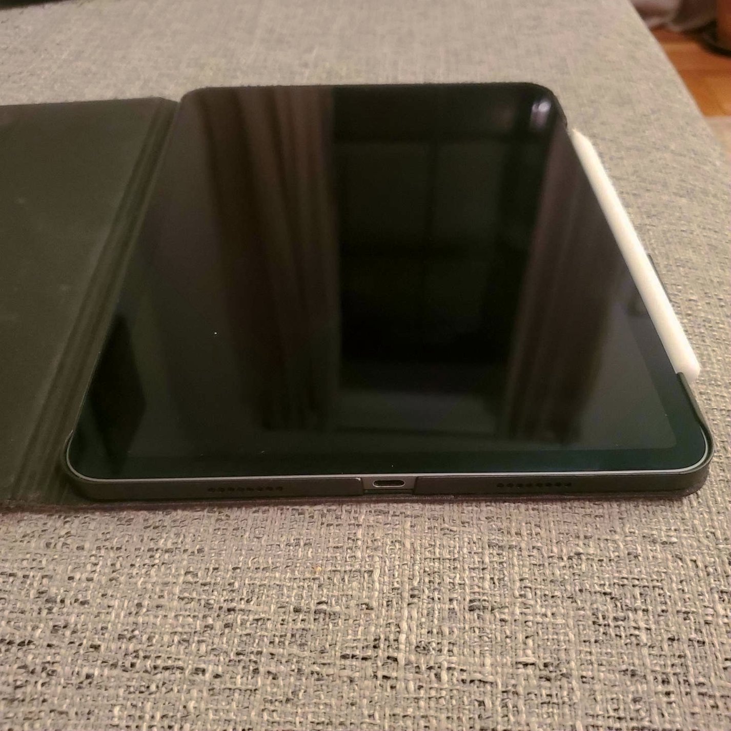 Apple iPad Pro 11 Inch 256GB Unlocked Used image 2