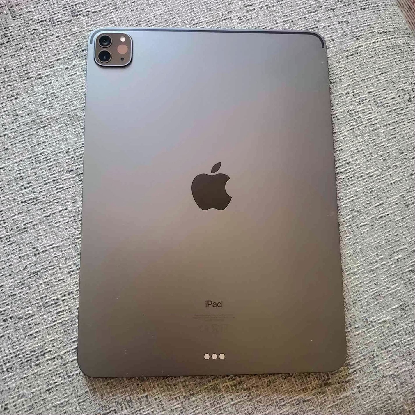 Apple iPad Pro 11 Inch 256GB Unlocked Used image 3