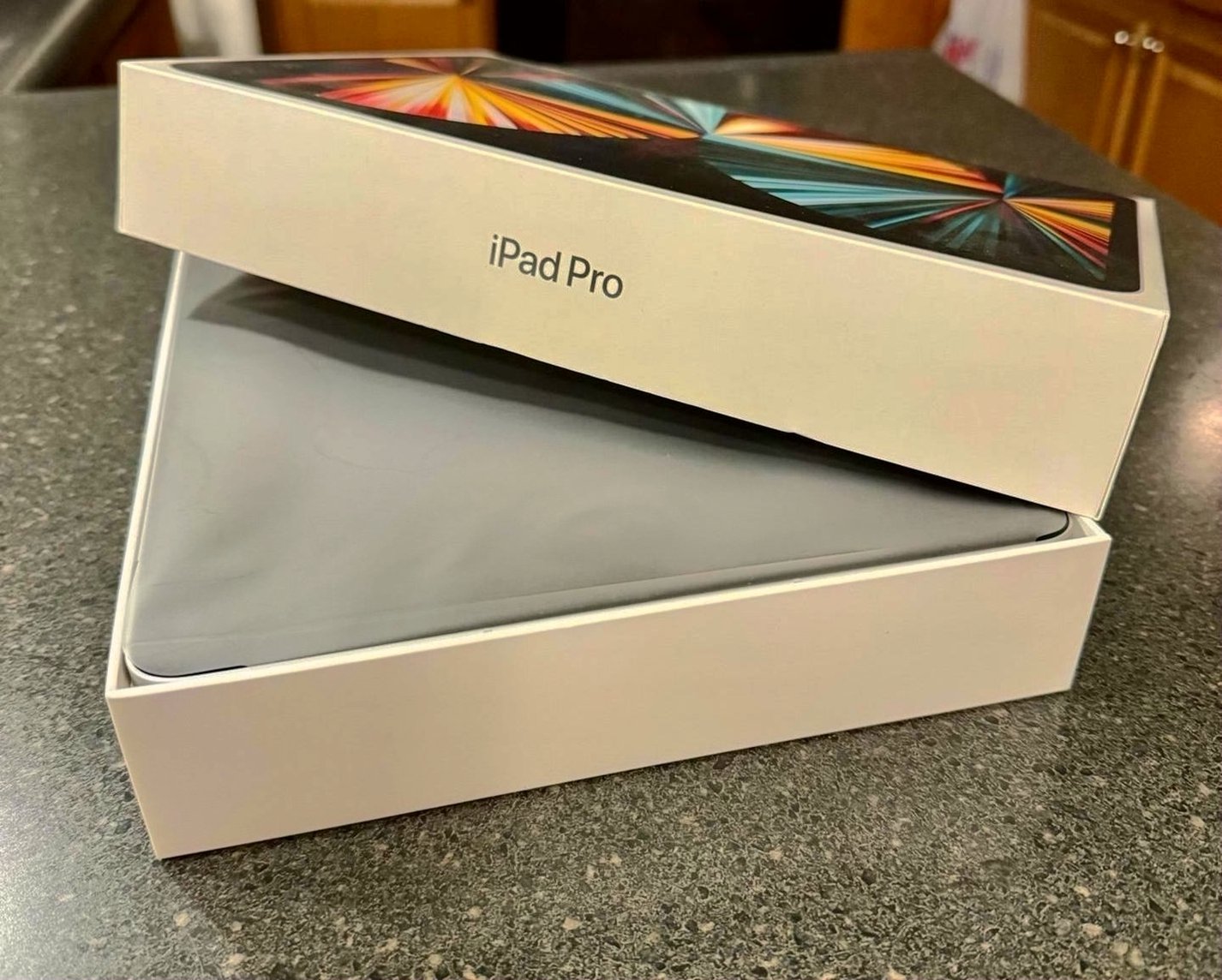 Apple iPad Pro 12.9 2TB Silver Unlocked - Used image 4