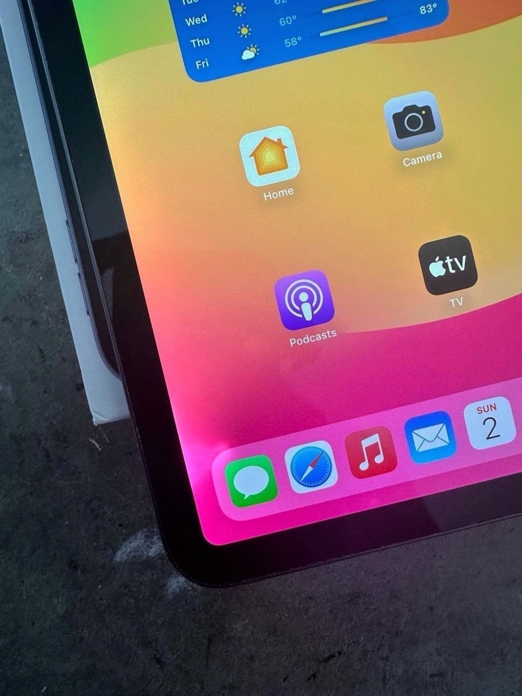 Apple iPad Pro 3rd Generation 3S27 64GB Space Gray Unlocked - Used image 2