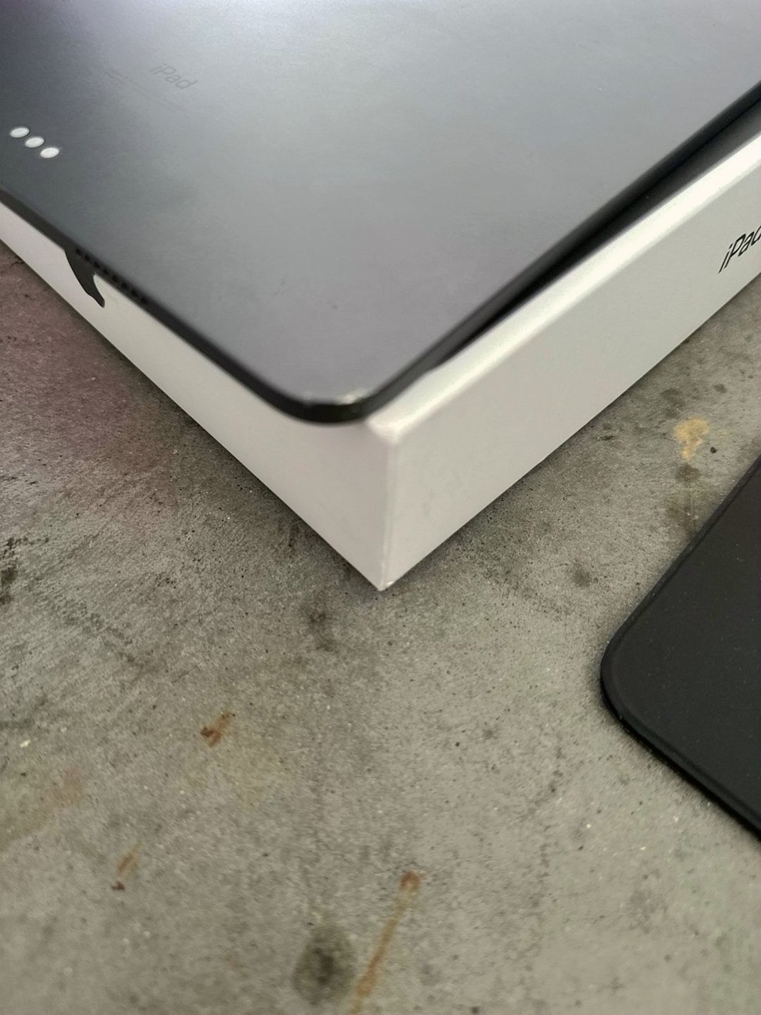 Apple iPad Pro 3rd Generation 3S27 64GB Space Gray Unlocked - Used image 5