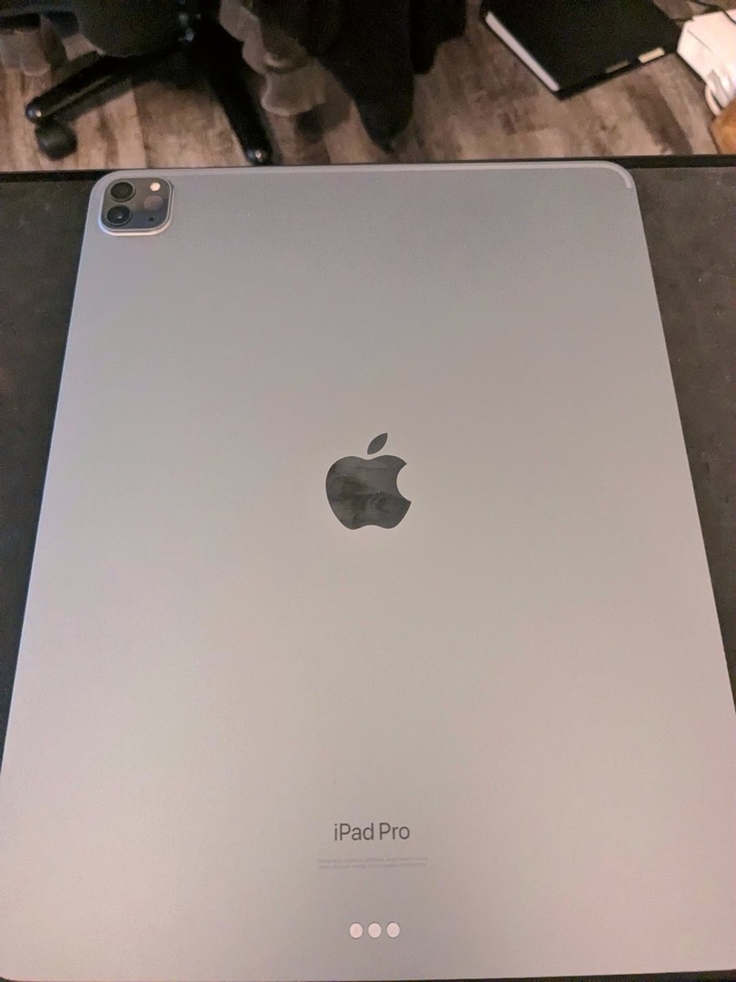 Apple iPad Pro 6th Generation 128GB Unlocked - Used image 3