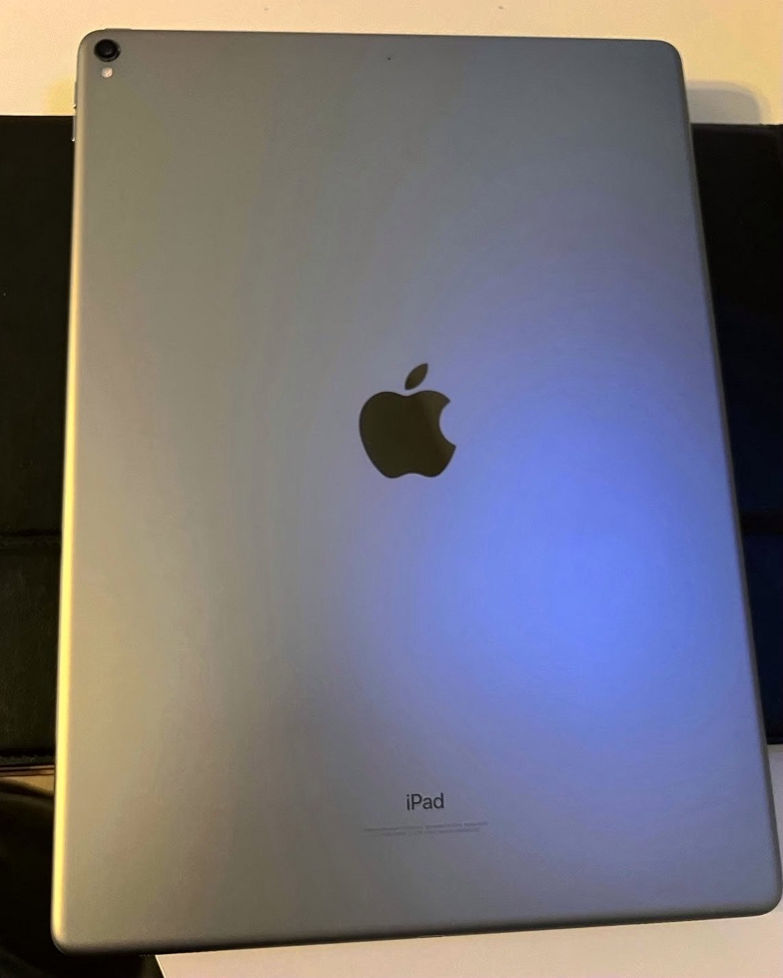 Apple iPad Pro 2nd Generation 64GB Space Gray Unlocked - Used image 4