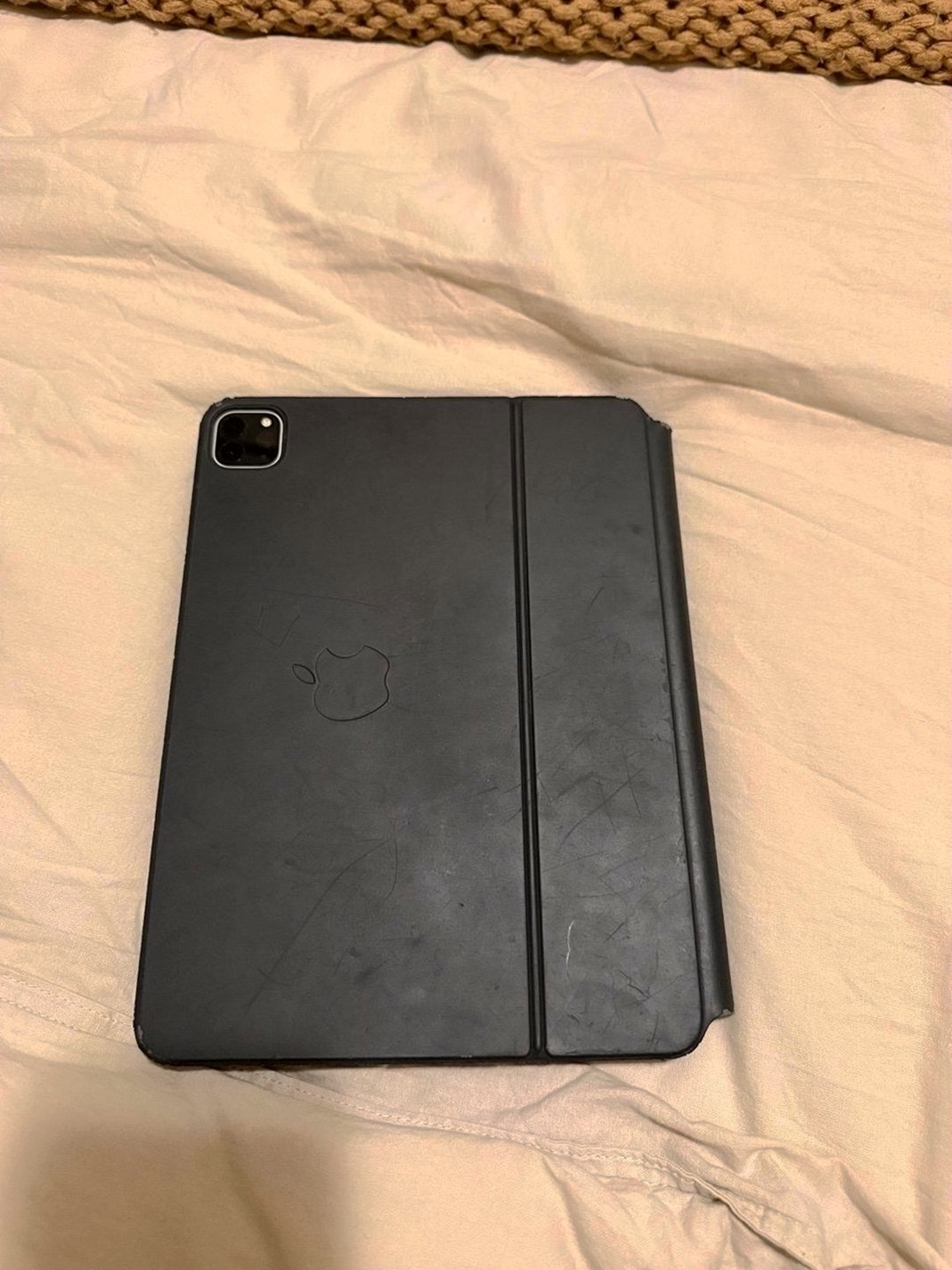 Apple iPad Pro 2 128GB Silver Unlocked - Used image 4
