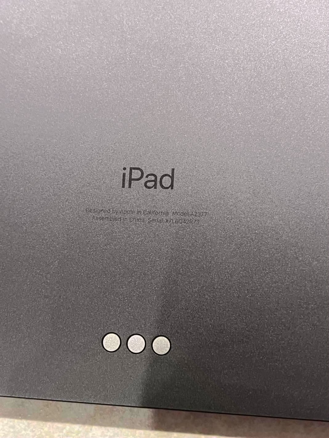 Apple iPad Pro 11 inch 128GB Space Gray Unlocked - Used image 3