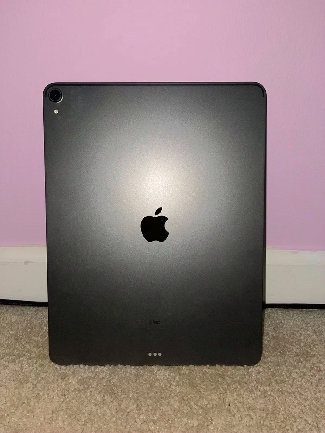 Apple iPad Pro 12.9 inch 3rd Gen 64GB Space Gray Unlocked - Used image 2