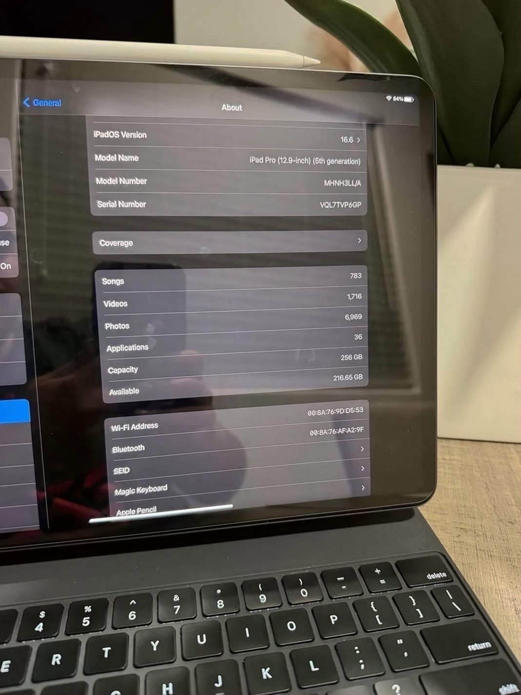 Apple iPad Pro 5th Generation 256GB Space Grey Unlocked - Used image 3