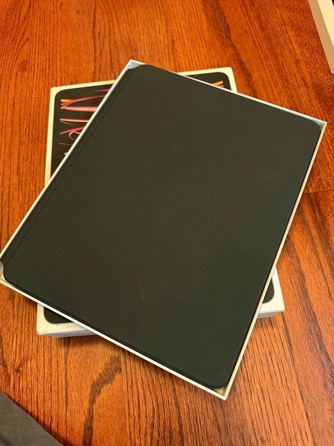 Apple iPad Pro 12.9 6th Gen 128GB Unlocked Used image 4
