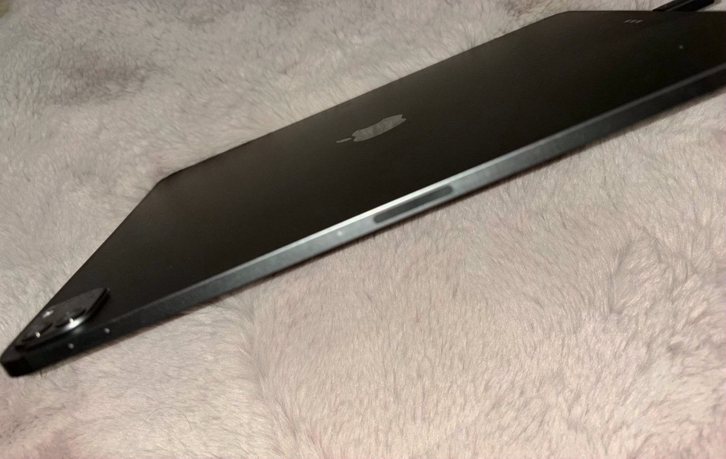Apple iPad Pro 5th Generation 256GB Space Gray Unlocked - Used image 4