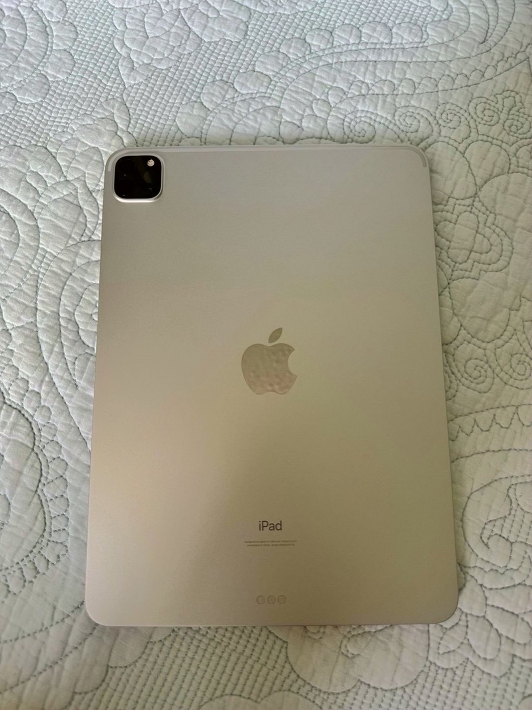 Apple iPad Pro 11-inch 128GB WiFi Only Unlocked - Used image 2