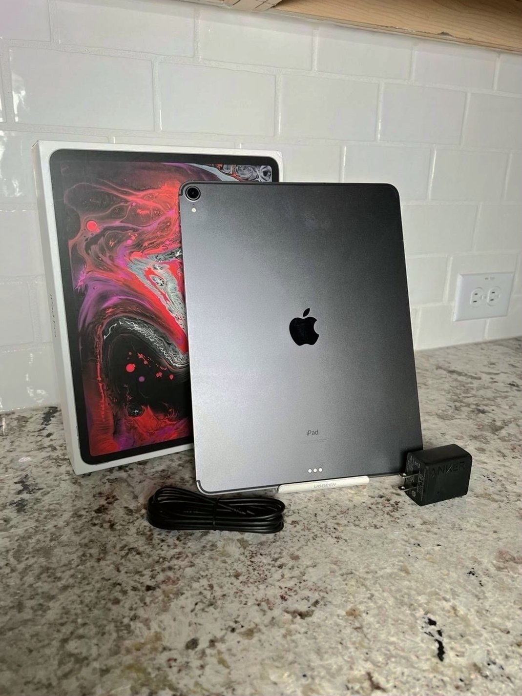 Apple iPad Pro 3rd Generation 256GB Space Gray Unlocked - Used B Grade image 2