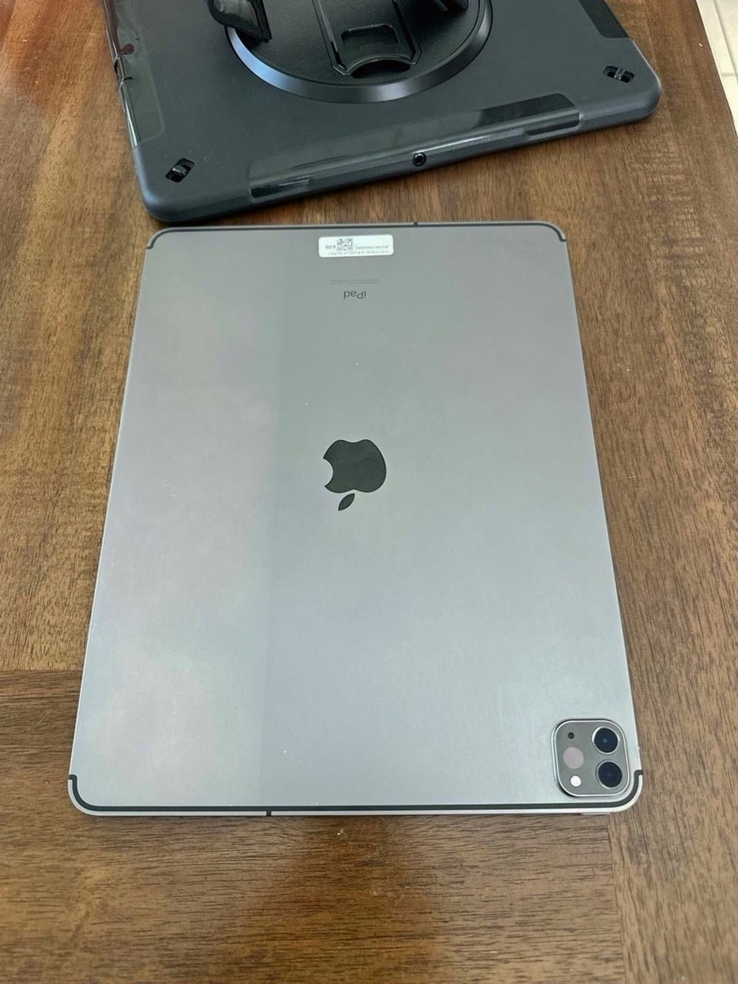 Apple iPad Pro 12.9 4th Generation 256GB Space Gray Unlocked - Used image 2