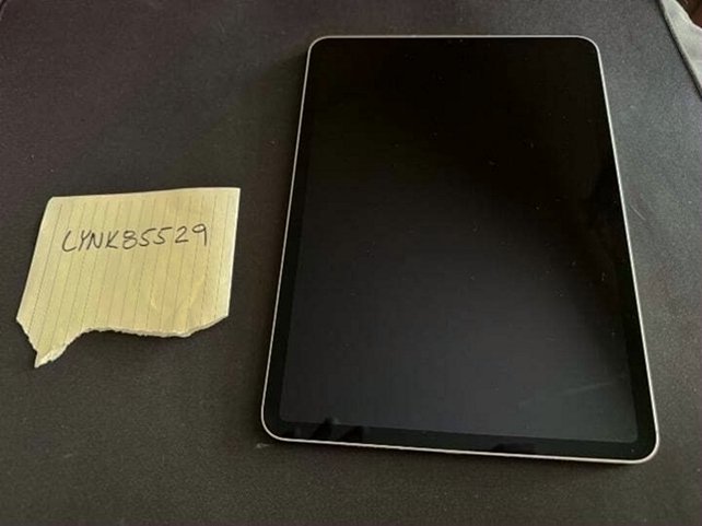 Apple iPad Pro 11" M1 128GB Silver Unlocked - Used image 3