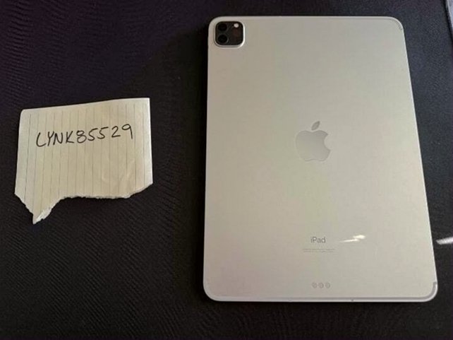 Apple iPad Pro 11" M1 128GB Silver Unlocked - Used image 4