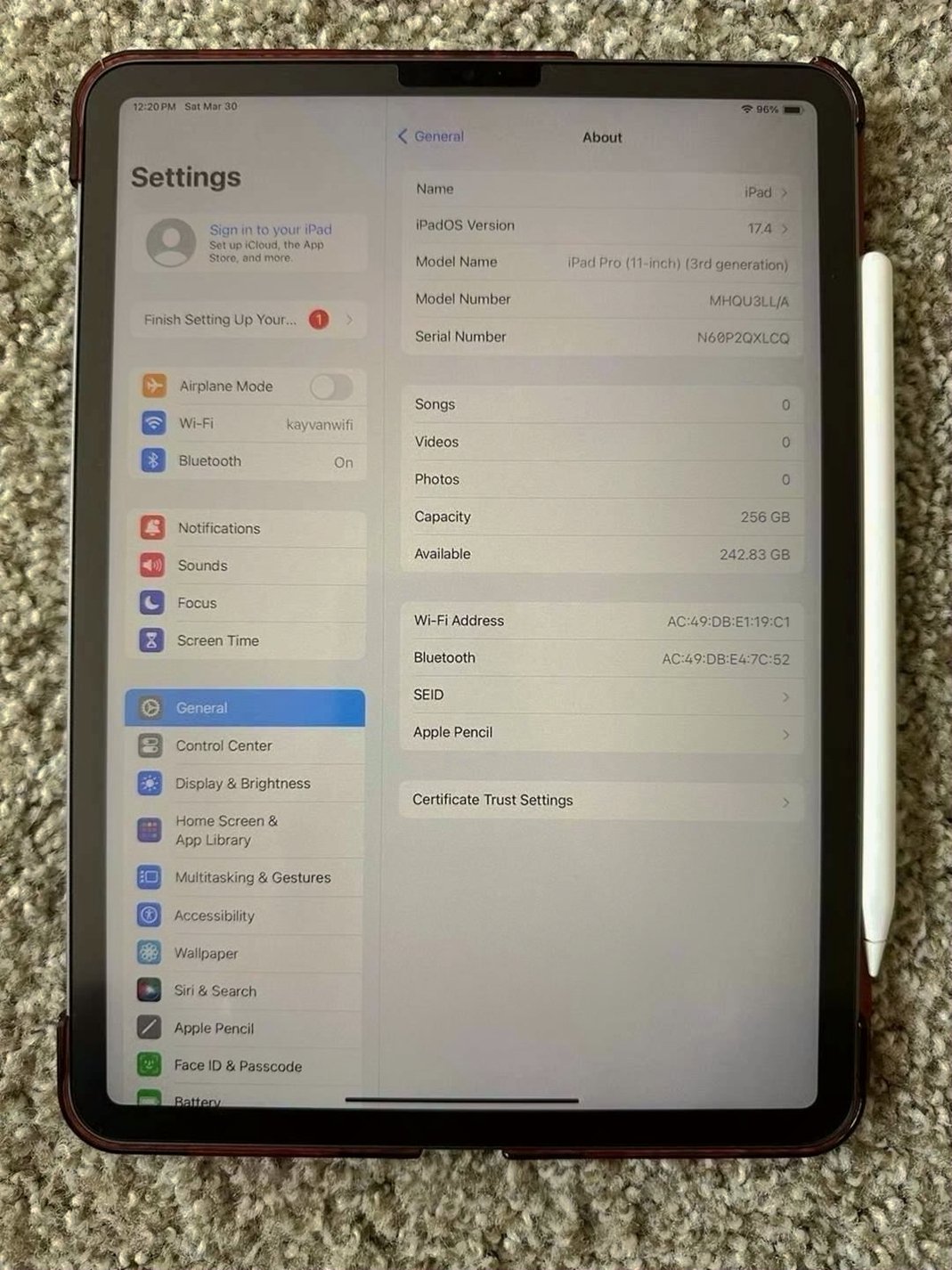 Apple iPad Pro 11 Inch 256GB Space Gray Unlocked - Used image 5