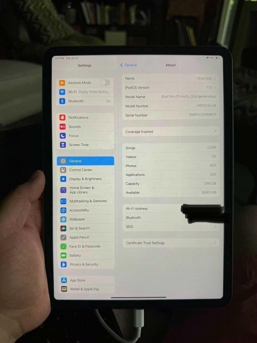 Apple iPad Pro 11-inch 256GB Unlocked - Used image 2