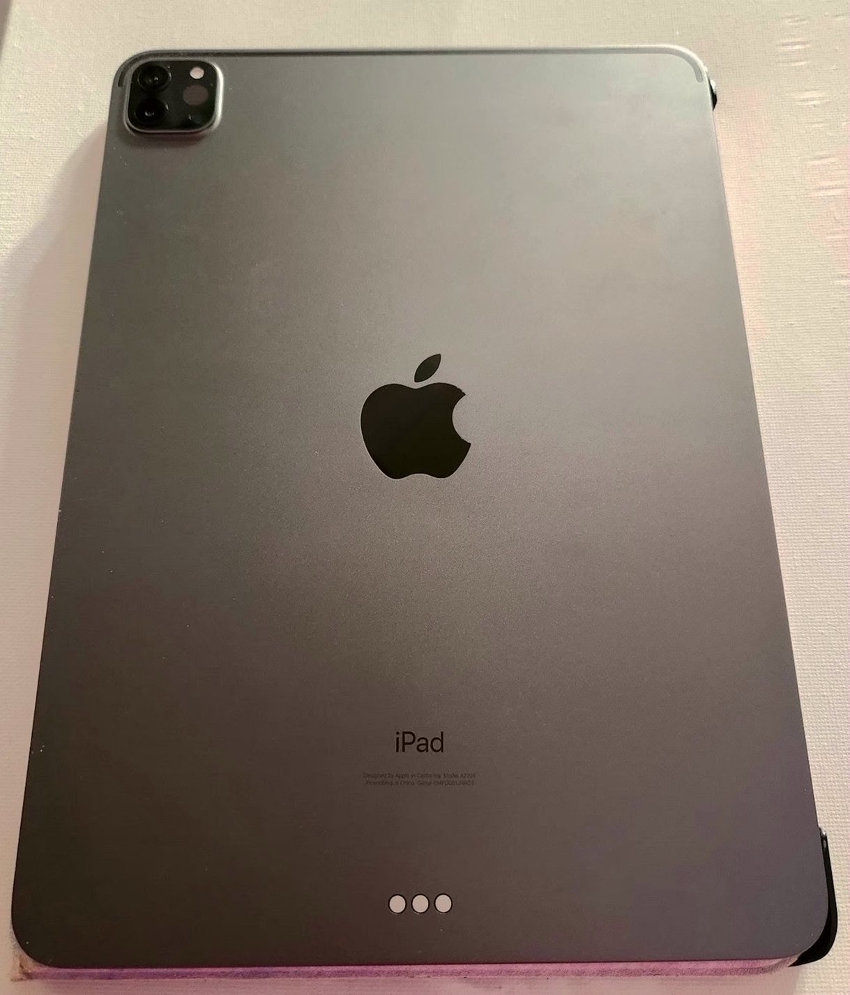 Apple iPad Pro 11 inch 2nd Generation 256GB Space Gray Unlocked - Used