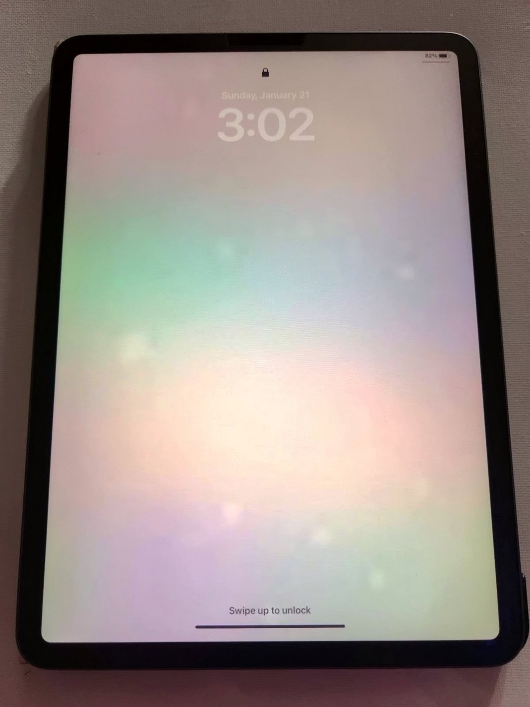 Apple iPad Pro 11 inch 2nd Generation 256GB Space Gray Unlocked - Used image 2