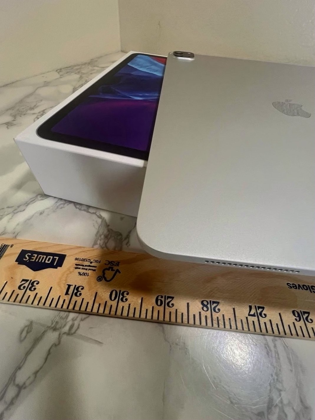 Apple iPad Pro 12.9 4th Gen 128GB Unlocked Used image 5