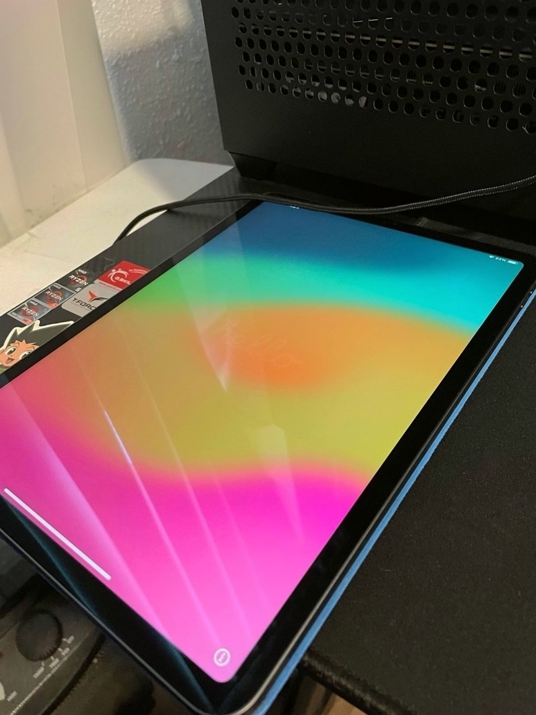 Apple iPad Pro 11 Inch 2nd Generation 128GB Unlocked - Used image 2