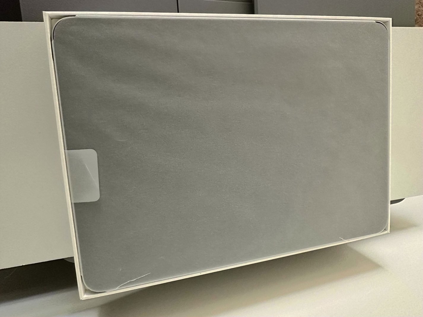 Apple iPad Pro 11 Inch 4th Generation 128GB Silver Unlocked - Used image 2