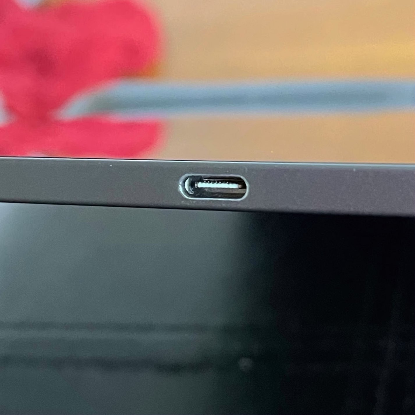 Apple iPad Pro 11" 64GB Space Gray Unlocked - Used image 5