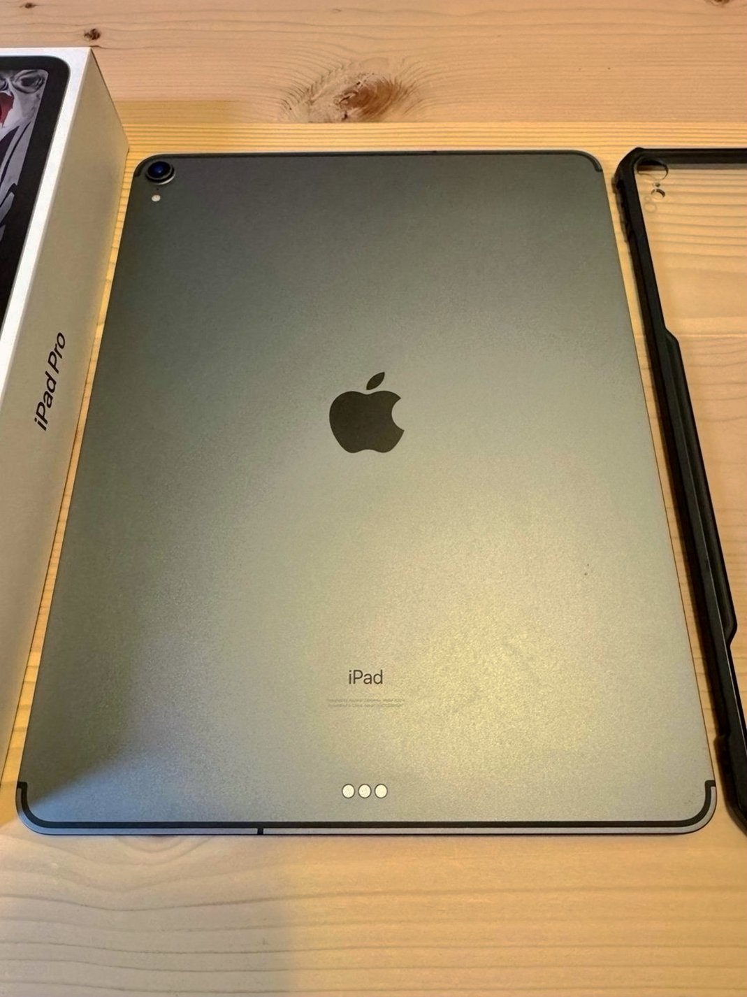 Apple iPad Pro 12.9-inch 1TB Unlocked Used image 5