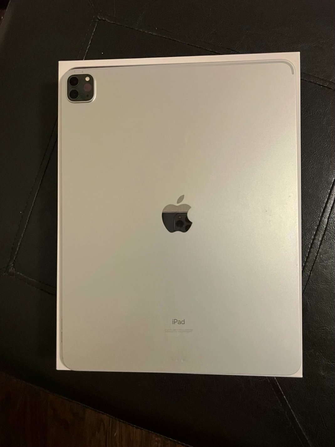 Apple iPad Pro 4th Generation 256GB Silver Unlocked - Used image 2