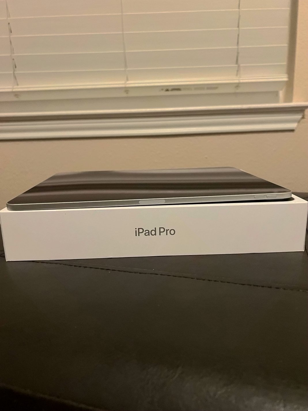Apple iPad Pro 4th Generation 256GB Silver Unlocked - Used image 5