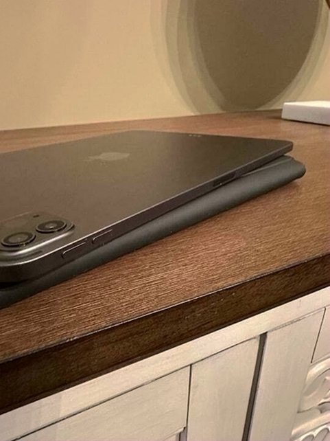 Apple iPad Pro 11-inch (3rd Generation) 128GB Space Gray Unlocked - Used image 4