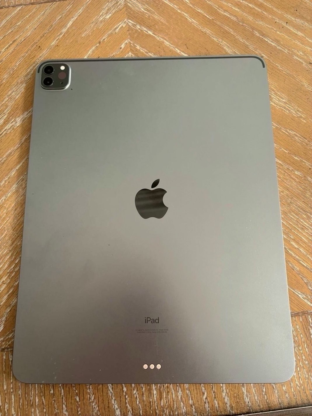 Apple iPad Pro 12.9 inch 5th Generation 128GB Space Gray Unlocked - Used image 2