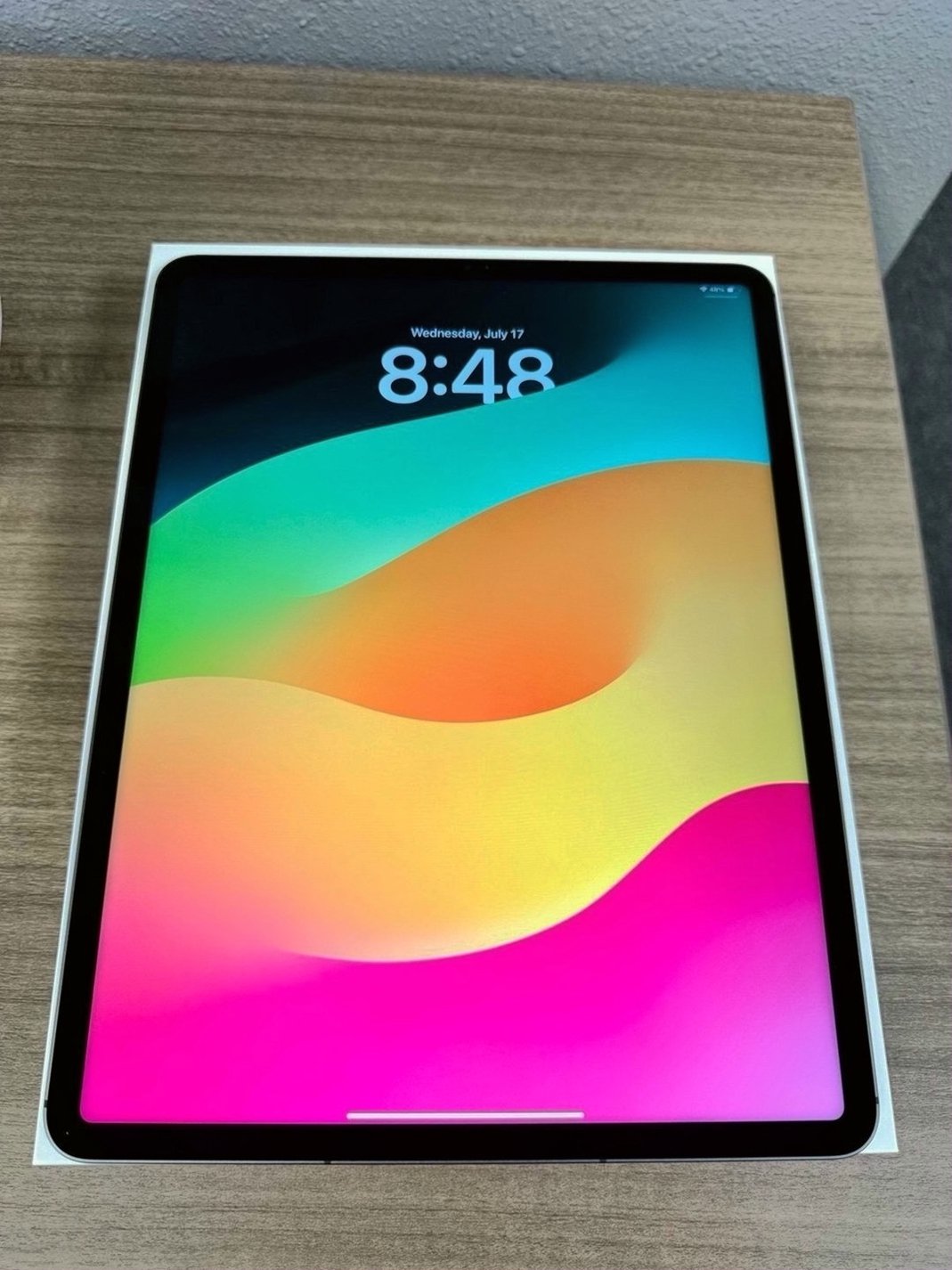Apple iPad Pro 12.9” 128GB Space Gray Unlocked - Used image 2