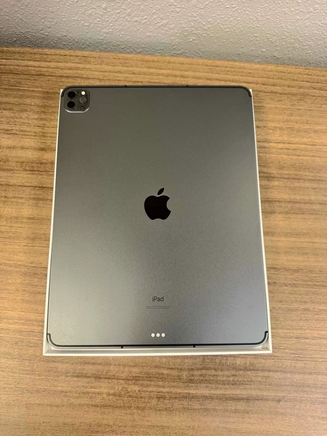 Apple iPad Pro 12.9” 128GB Space Gray Unlocked - Used image 3