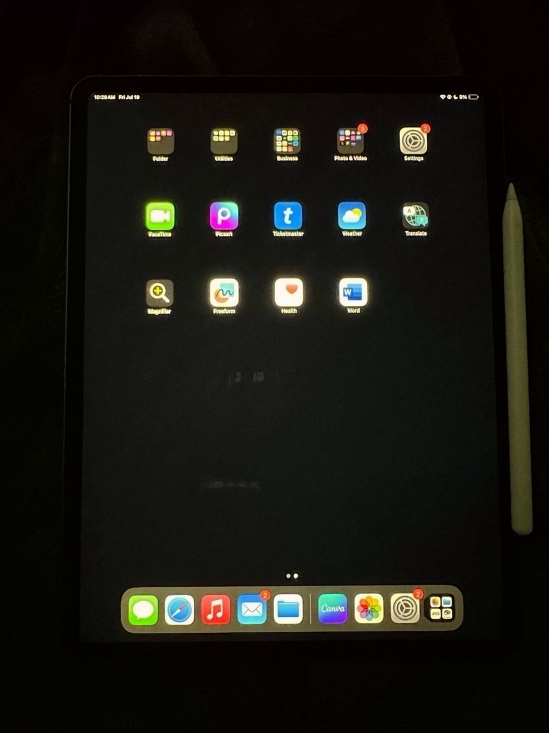 Apple iPad Pro 4th Generation 12.9 inch Unlocked - Used image 2