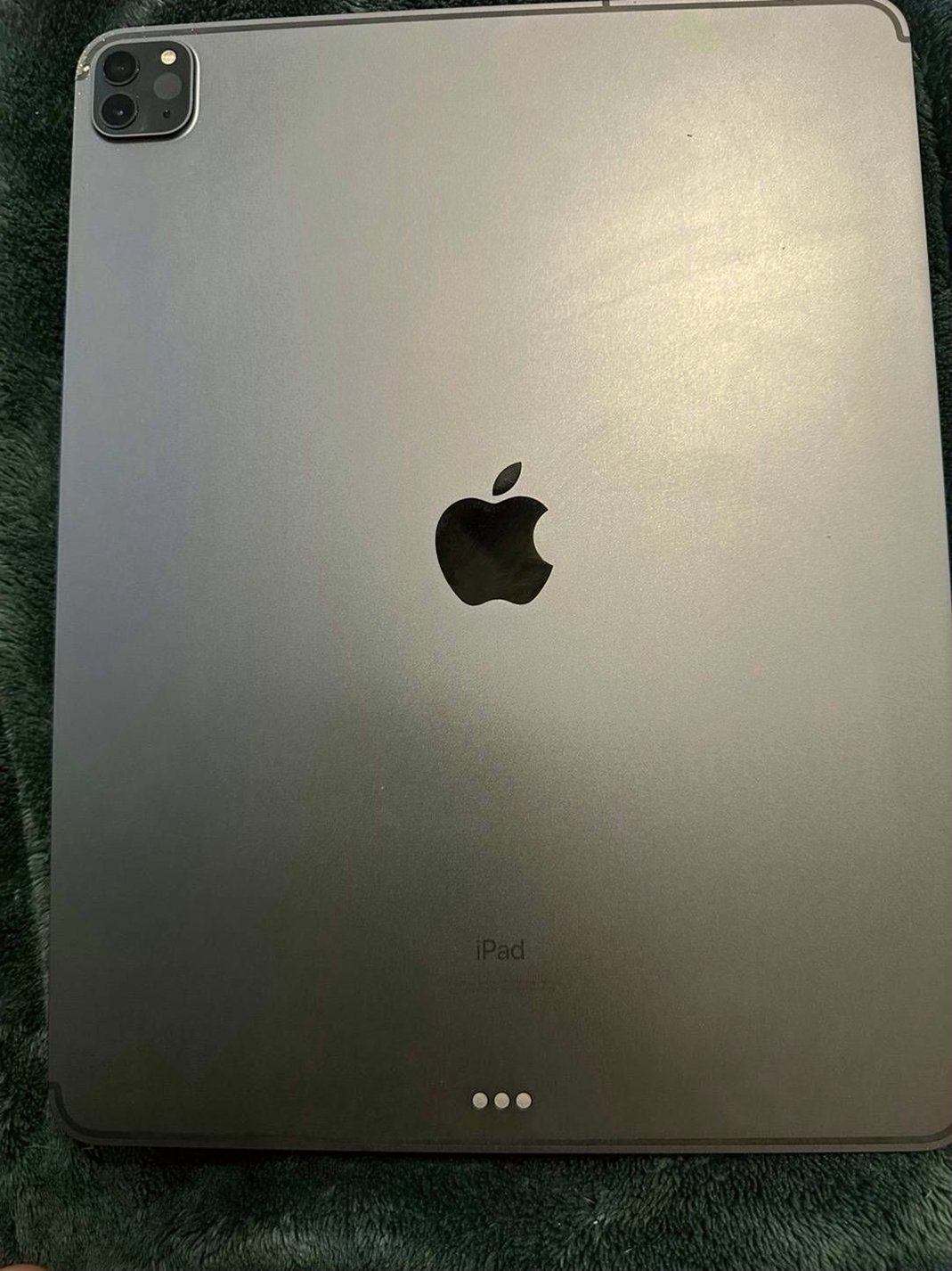 Apple iPad Pro 4th Generation 12.9 inch Unlocked - Used image 3