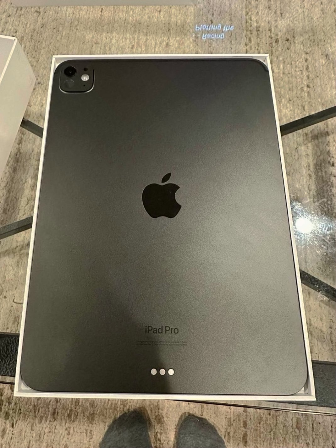 Apple iPad Pro 11 Inch M4 64GB Black Unlocked - Used image 3