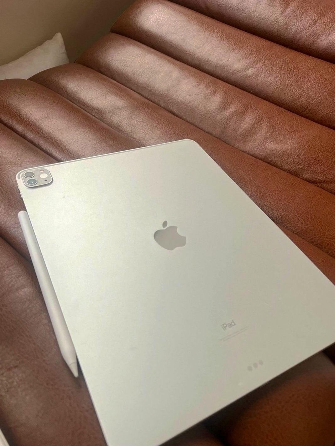 Apple iPad Pro 256GB Space Gray Unlocked - Used image 2