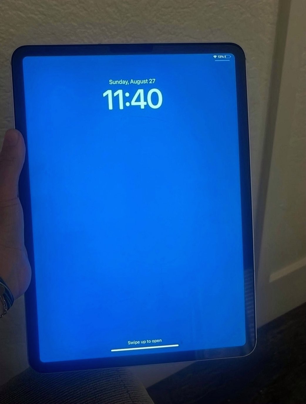 Apple iPad Pro 128GB Rose Gold Unlocked - Used image 2