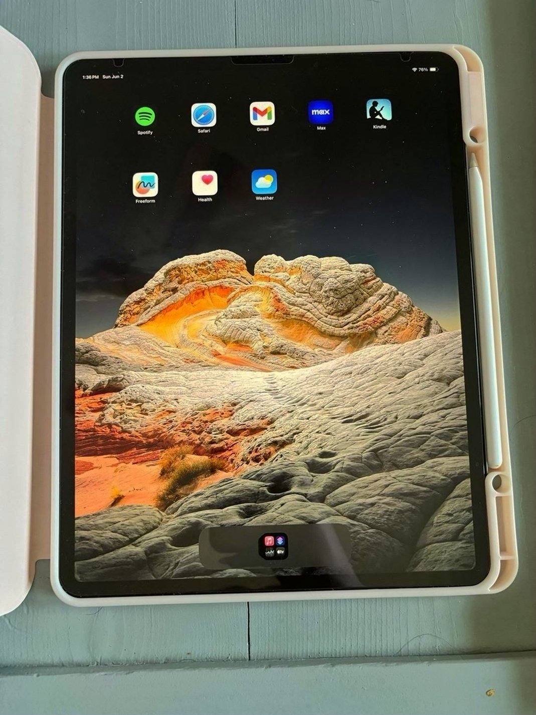 Apple iPad Pro 4th Generation 12.9 256GB Space Gray Unlocked - Used image 3