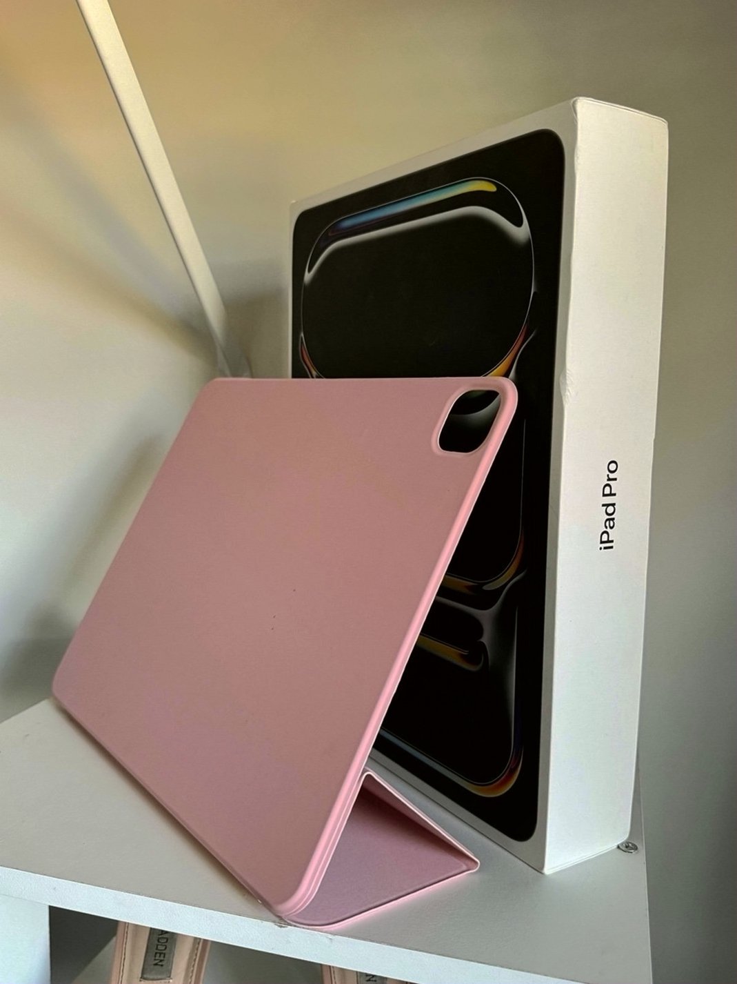 Apple iPad Pro 13 inch M4 9T63 128GB Pink Unlocked - Used image 2