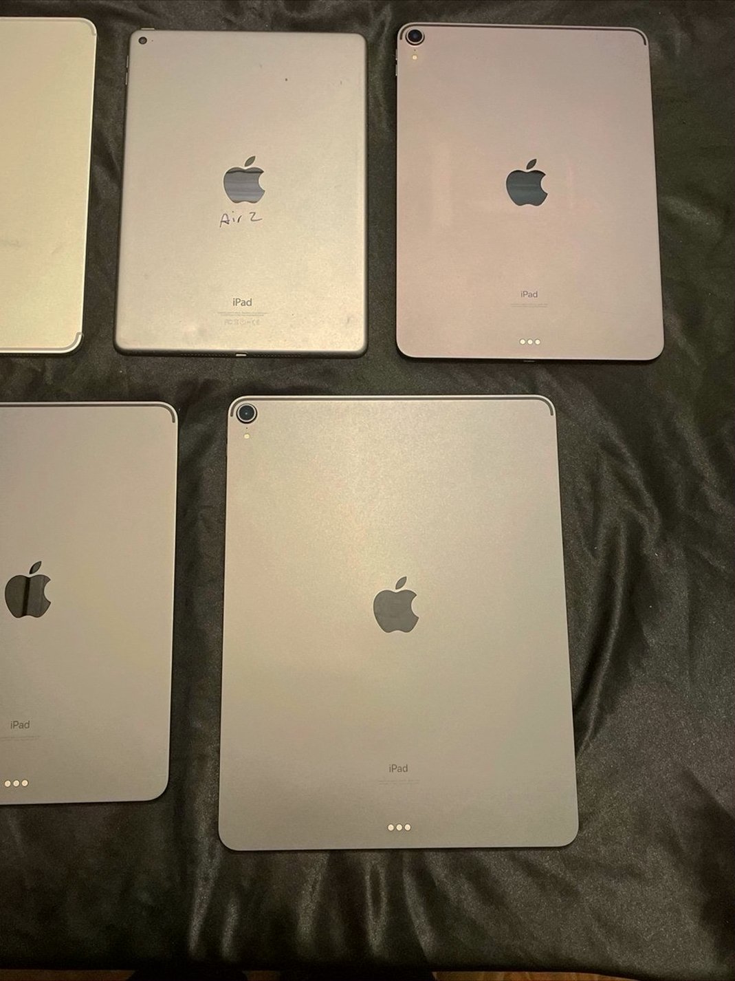 Apple iPad Pro 12.9 Inch 256GB Unlocked - Used image 4