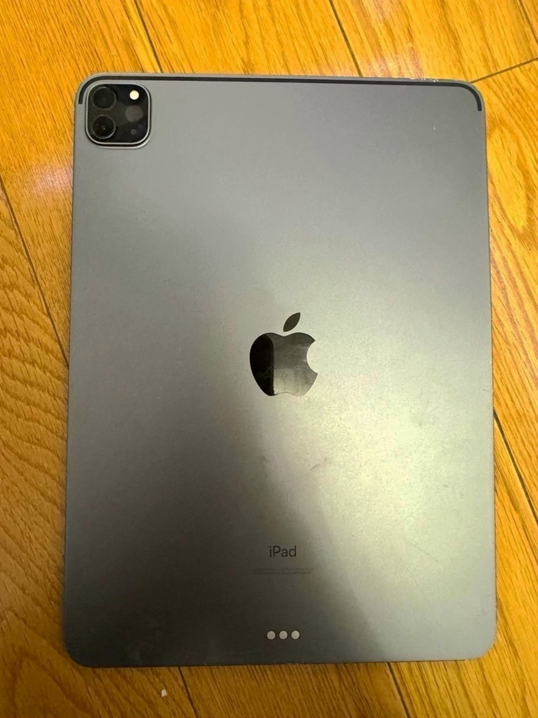 Apple iPad Pro 2nd Gen 11 inch 64GB Space Gray Unlocked - Used image 3