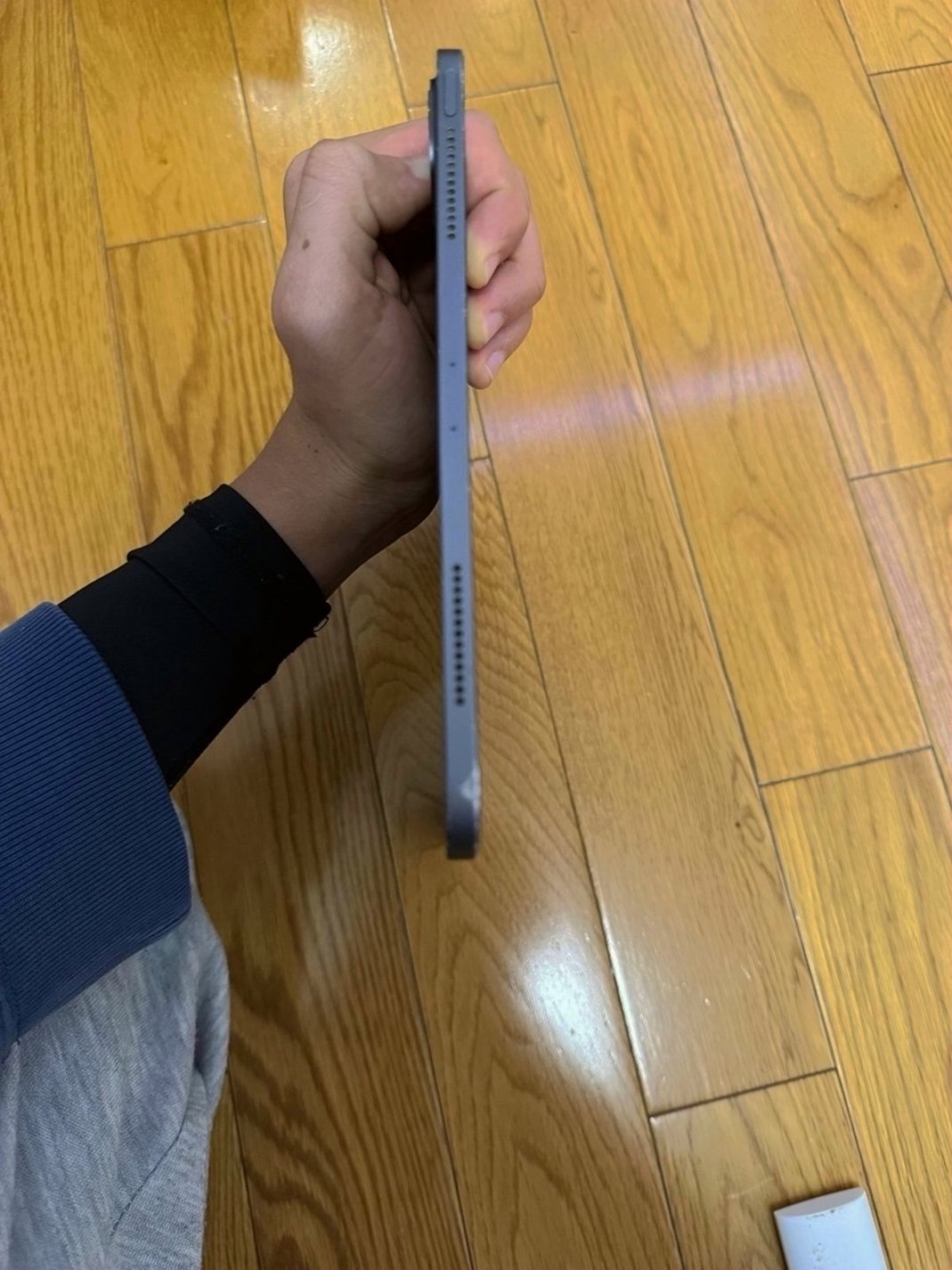 Apple iPad Pro 2nd Gen 11 inch 64GB Space Gray Unlocked - Used image 4