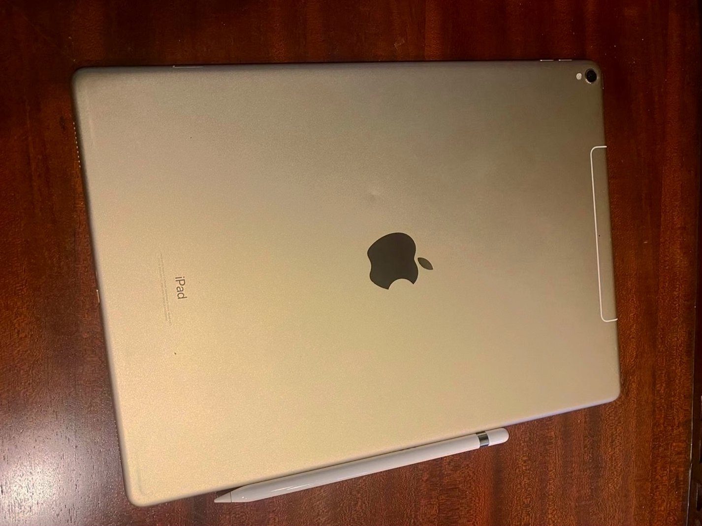 Apple iPad Pro 2nd Generation 256GB Rose Gold Unlocked - Used image 3